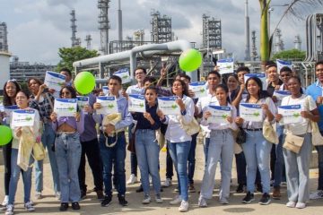 La UTB y la  Refinería de Cartagena entregan becas a 25 jóvenes de la ciudad