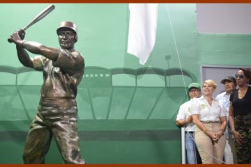 La estatua de Abel Leal ya podrá ser una de las principales piezas del ‘Museo Itinerante del Béisbol de Bolívar’