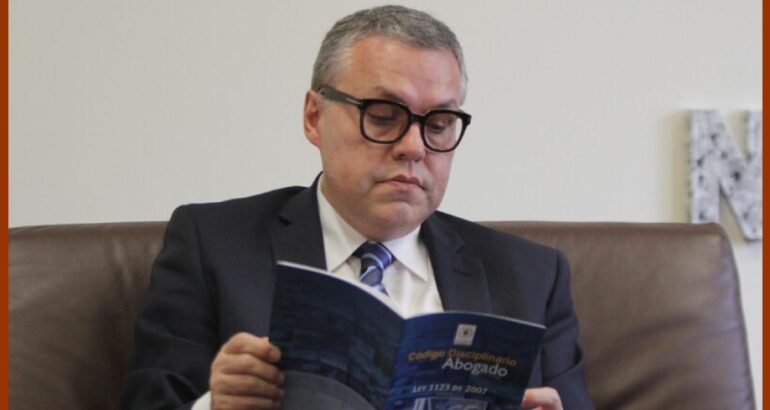 Las ambiciosas aspiraciones legislativas del ministro de Justicia Néstor Osuna